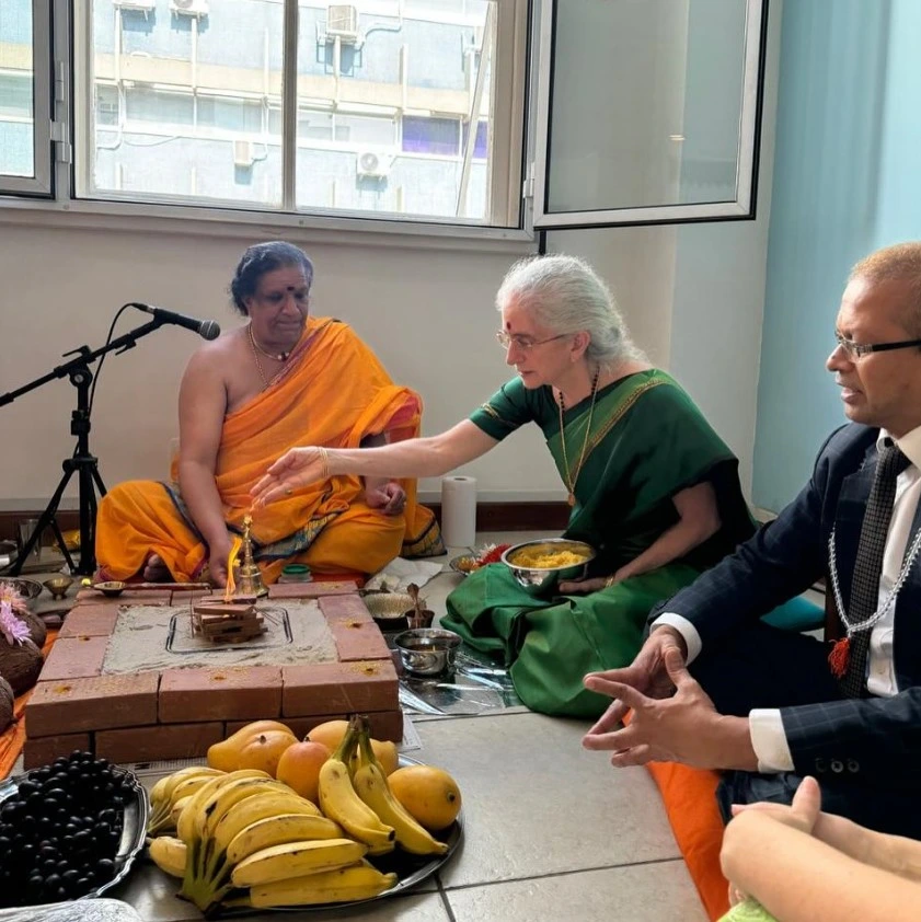 Gloria Arieira during a satsang in Brazil