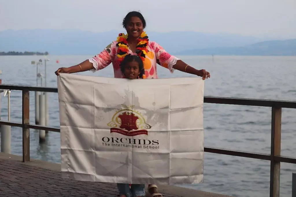 Aashritha with her mother 