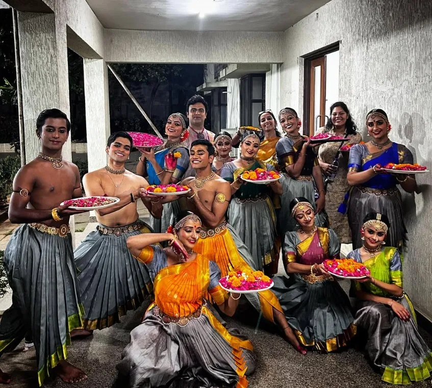 Dancers of Aayna Dance Company 