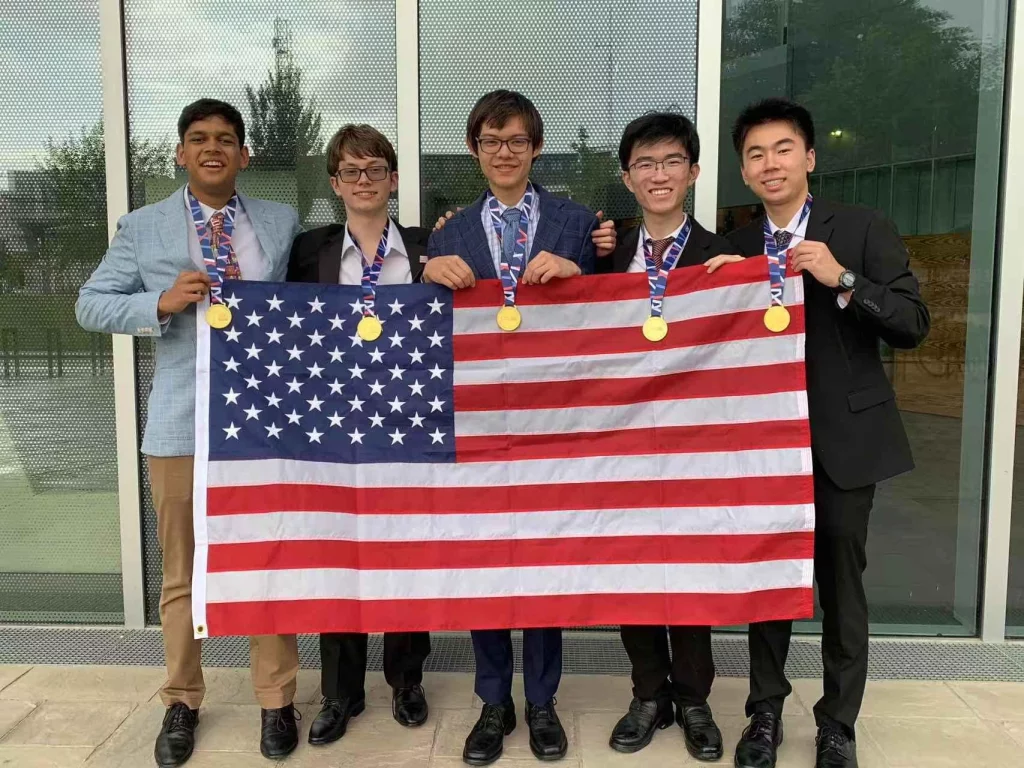 2025 International Physics Olympiad team