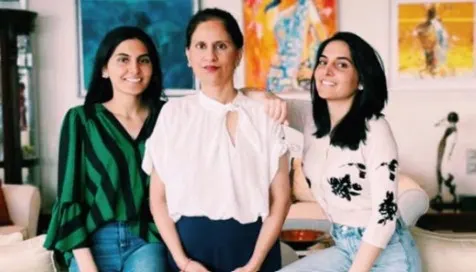 Hibiscus Monkeys founders